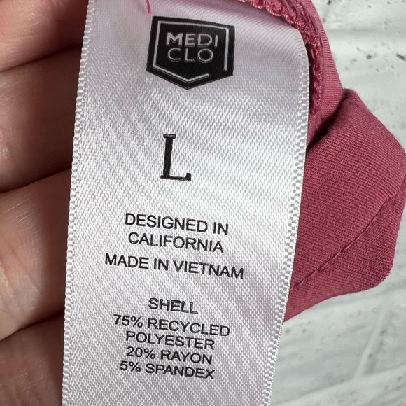 MEDICLO Rose Pink Short Sleeve Scrub Top Size Large - Picture 7 of 10